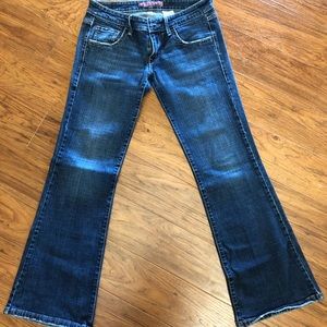 Levi’s 524 Jeans